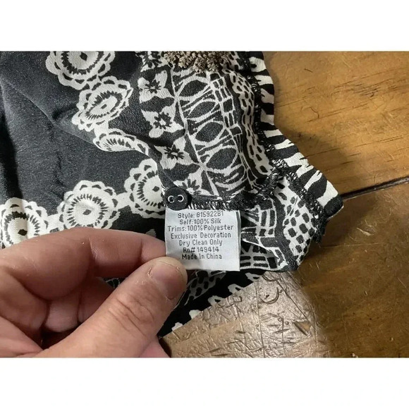 Johnny Was Embroidered Perlette Tie-Back Silk Blouse Short Sleeve Size XS - Picture 7 of 12